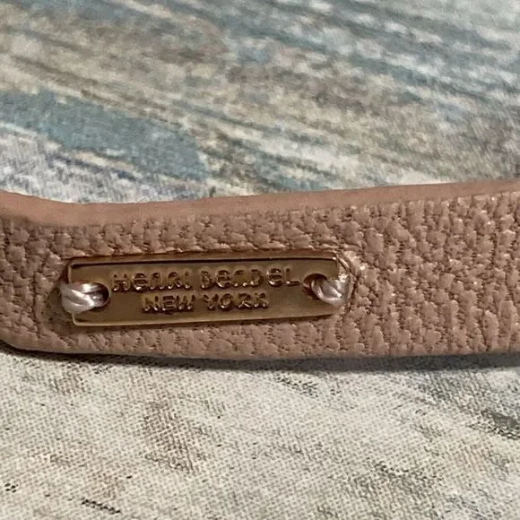 Henri Bendel Wrap Choker Necklace NWT MSRP 98.00 Tan  Leather‎ Gold Tone Pendant - Picture 9 of 10